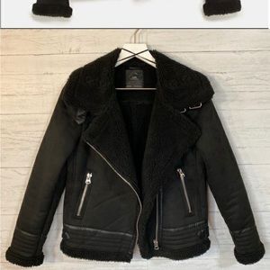 Sara Sherpa motto jacket